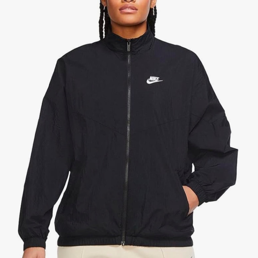 Nike Sportswear Women’s Essential Windrunner Full Zip Jacket